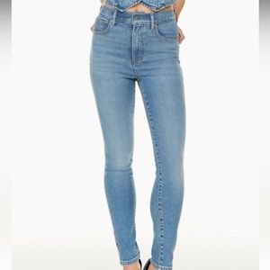 Aritzia Denim Forum the Lola High Rise Skinny, 26L, Size 28